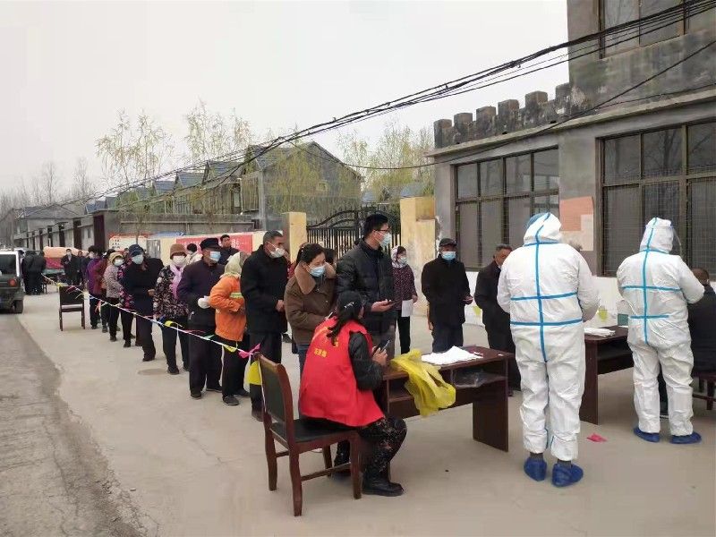 山東建魯橋梁模板有限公司帶領員工做核酸檢測